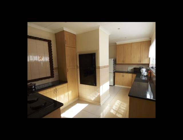 4 BEDROOM HOUSE FOR SALE IN SUNWARD PARK